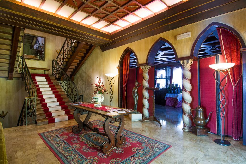 Hotel I Due Foscari Буссето Экстерьер фото