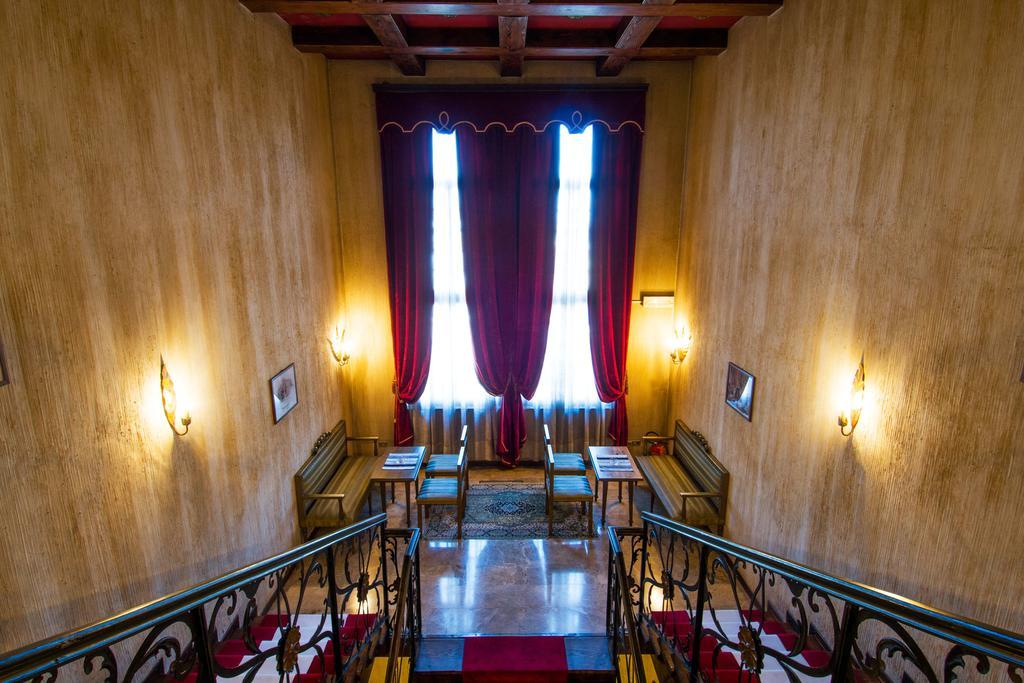 Hotel I Due Foscari Буссето Экстерьер фото