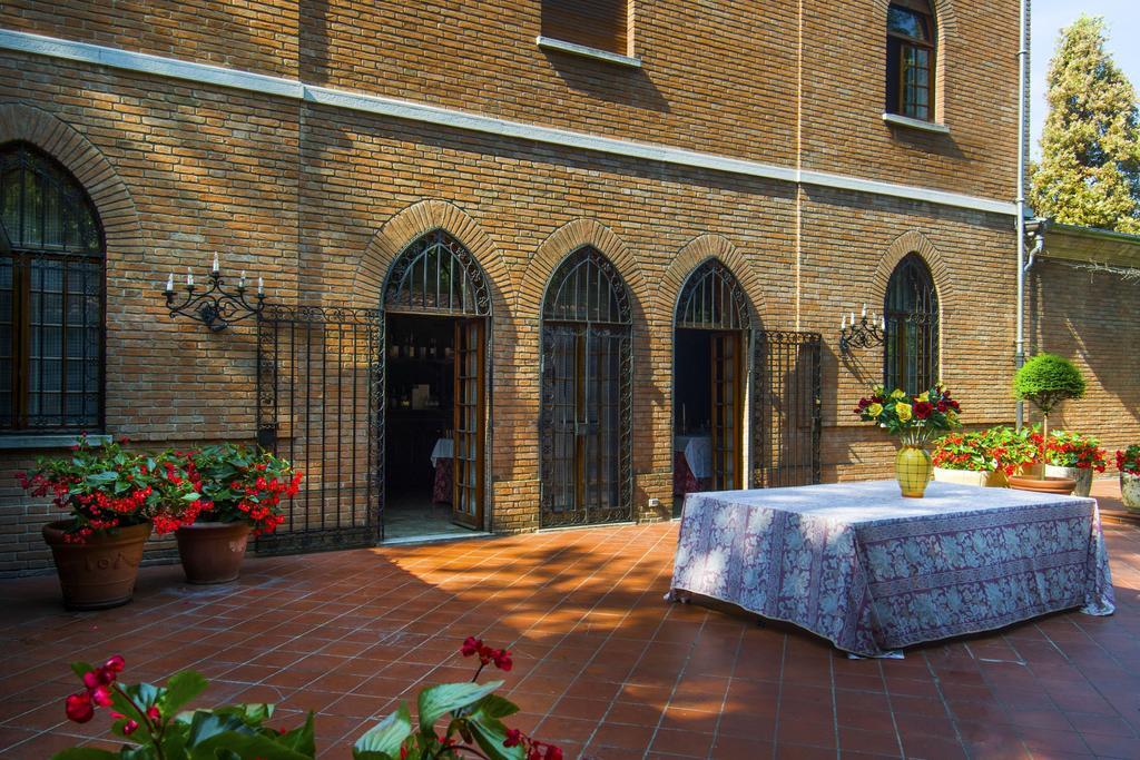 Hotel I Due Foscari Буссето Экстерьер фото