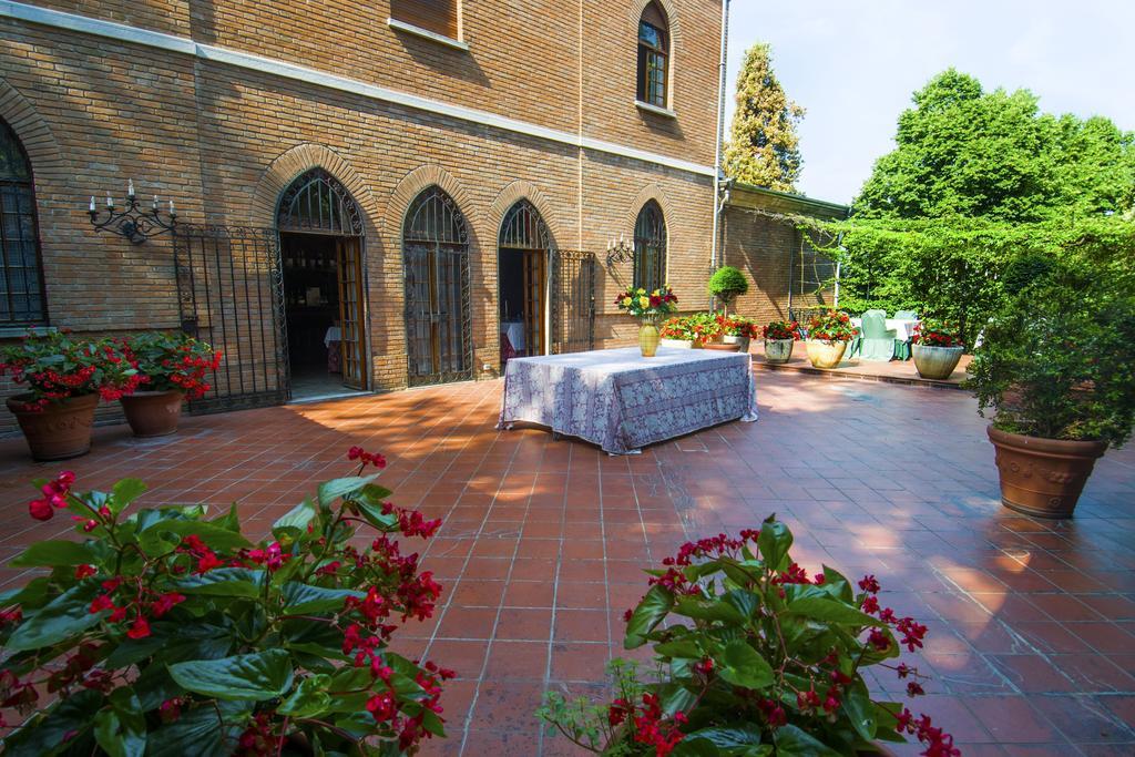 Hotel I Due Foscari Буссето Экстерьер фото